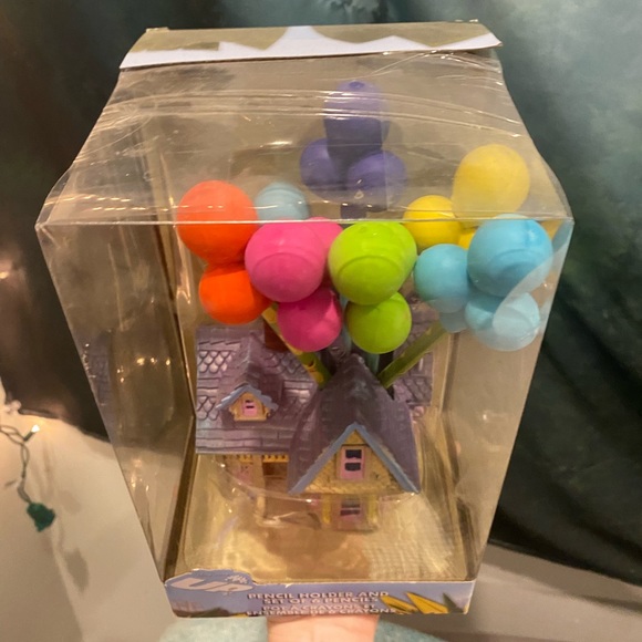 Disney Store Exclusive Pixar Up House Pencil Holder & Set Of 6 Pencils 🎈 - Picture 4 of 4